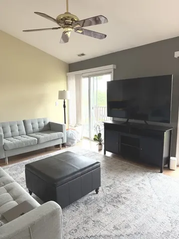 385 Sandhurst Circle Glen Ellyn IL 60137