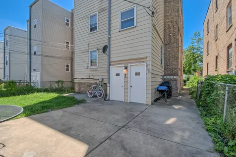 8221 Knox Avenue Skokie IL 60076