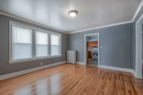 8221 Knox Avenue Skokie IL 60076