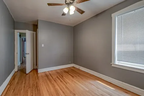 8221 Knox Avenue Skokie IL 60076