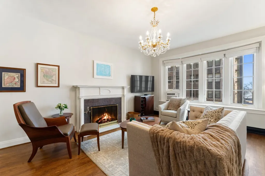 70 East Scott Street Chicago IL 60610