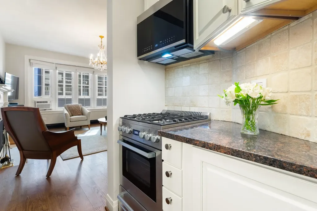 70 East Scott Street Chicago IL 60610