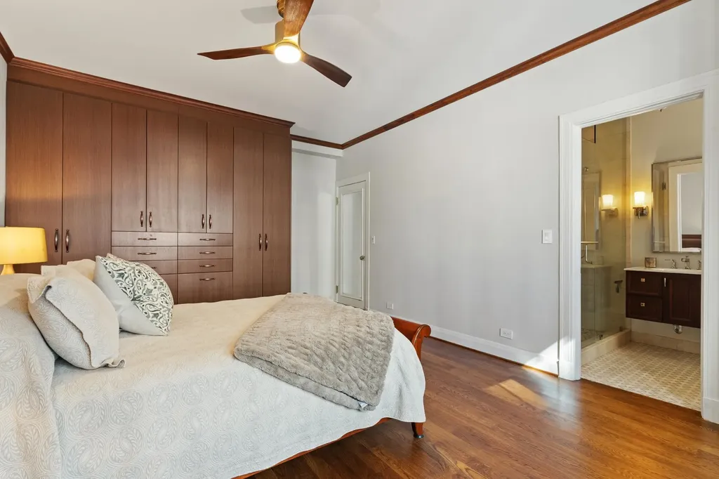 70 East Scott Street Chicago IL 60610