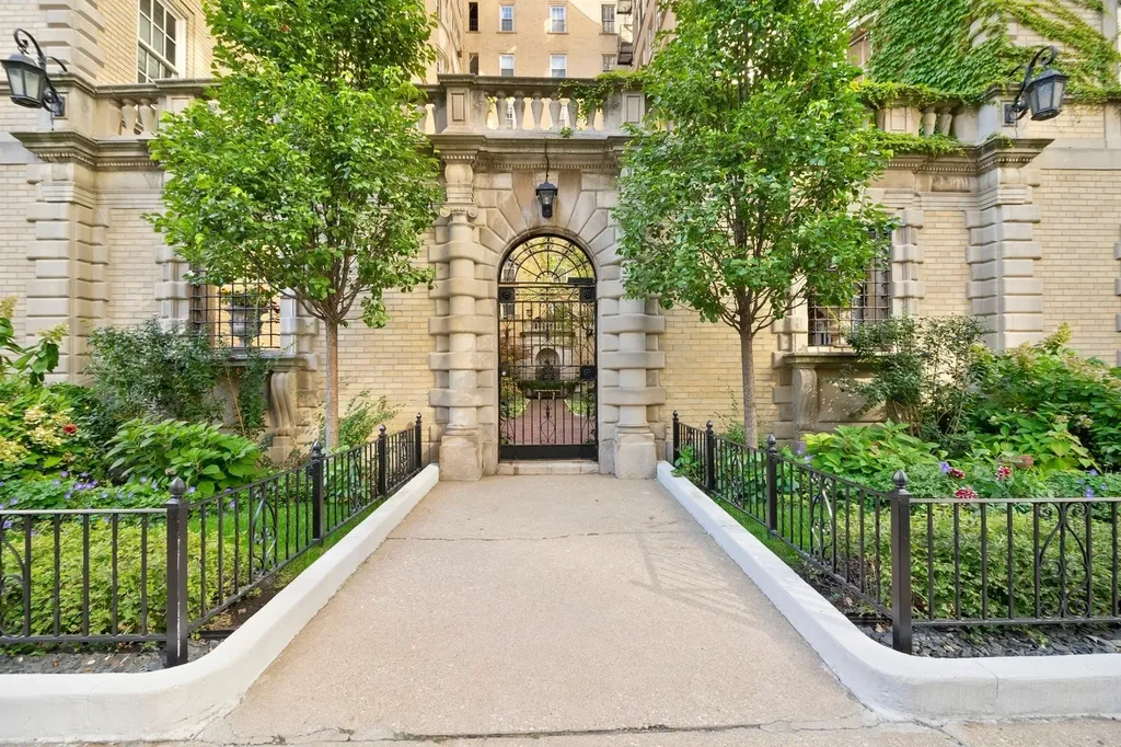 70 East Scott Street Chicago IL 60610