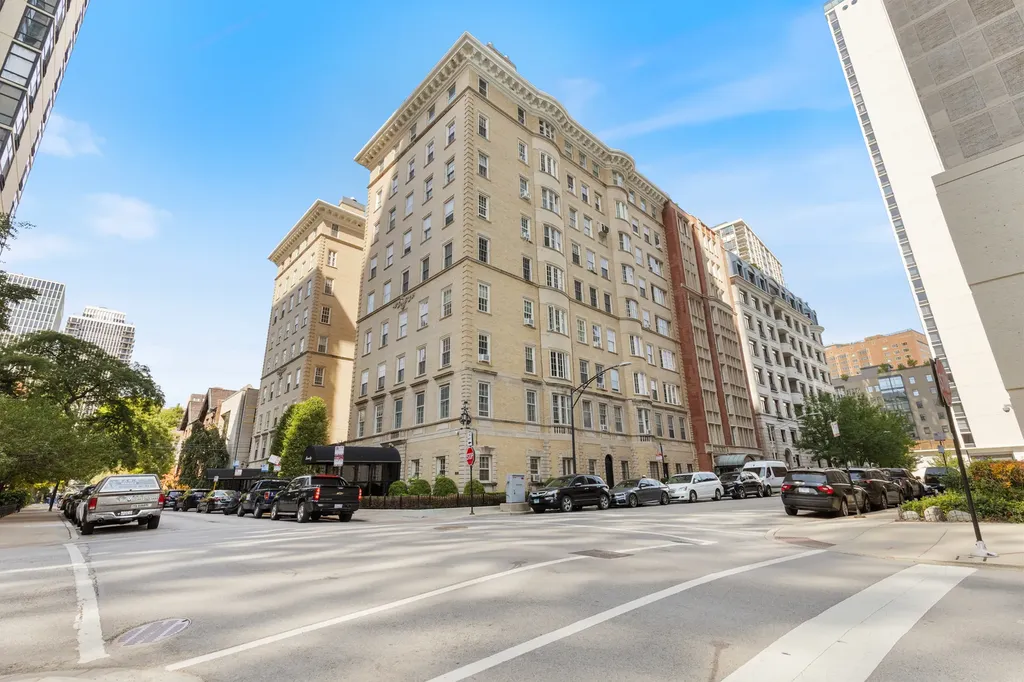 70 East Scott Street Chicago IL 60610