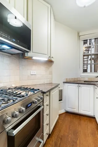 70 East Scott Street Chicago IL 60610