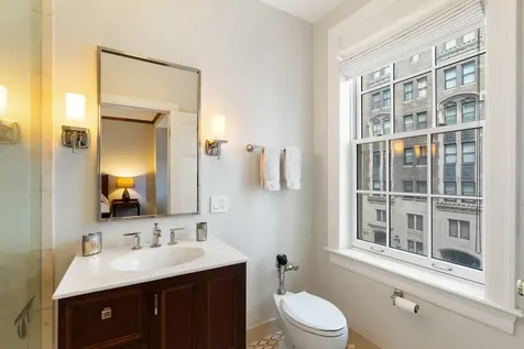 70 East Scott Street Chicago IL 60610