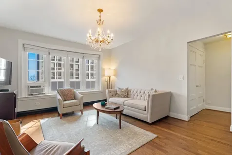 70 East Scott Street Chicago IL 60610