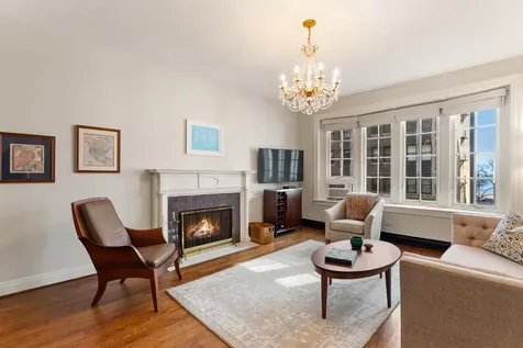 70 East Scott Street Chicago IL 60610
