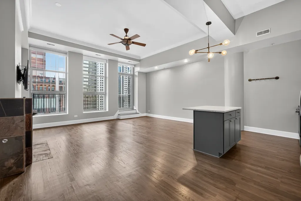 165 North Canal Street Chicago IL 60606