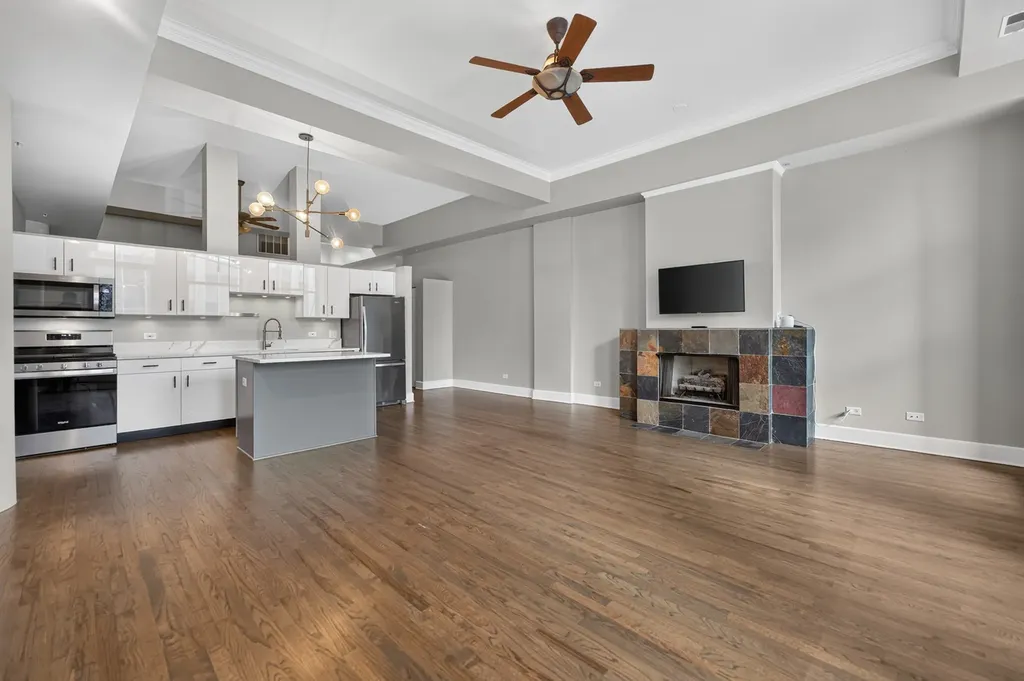 165 North Canal Street Chicago IL 60606