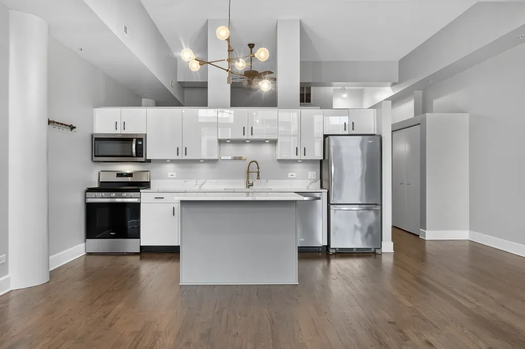 165 North Canal Street Chicago IL 60606