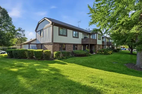1251 Williamsburg Drive Schaumburg IL 60193