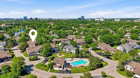1251 Williamsburg Drive Schaumburg IL 60193
