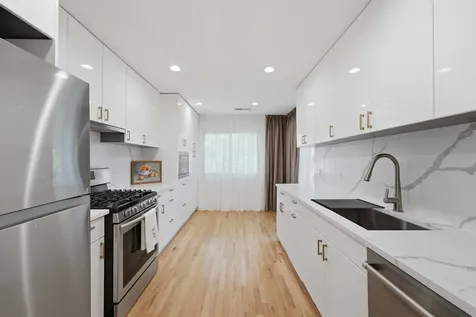1251 Williamsburg Drive Schaumburg IL 60193