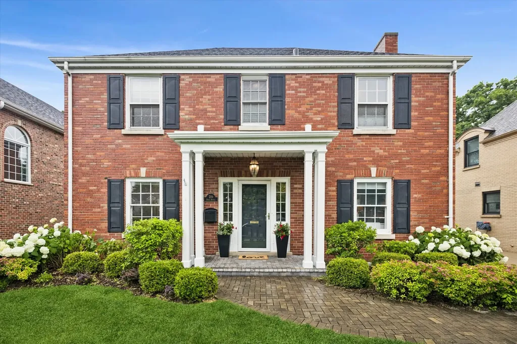 209 South Grace Avenue Elmhurst IL 60126