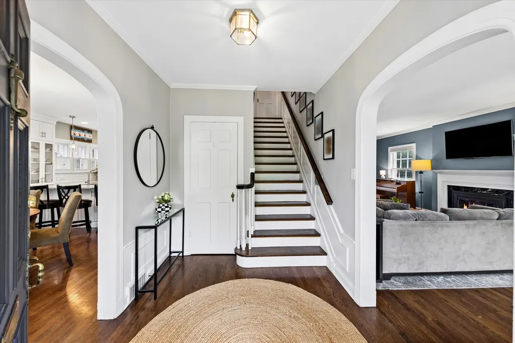 209 South Grace Avenue Elmhurst IL 60126