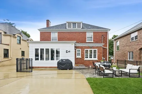 209 South Grace Avenue Elmhurst IL 60126