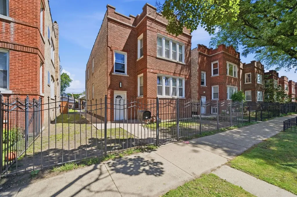 4840 West Wabansia Avenue Chicago IL 60639