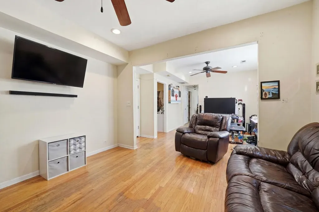 4840 West Wabansia Avenue Chicago IL 60639