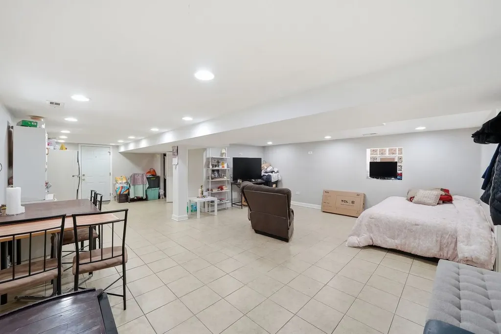 4840 West Wabansia Avenue Chicago IL 60639
