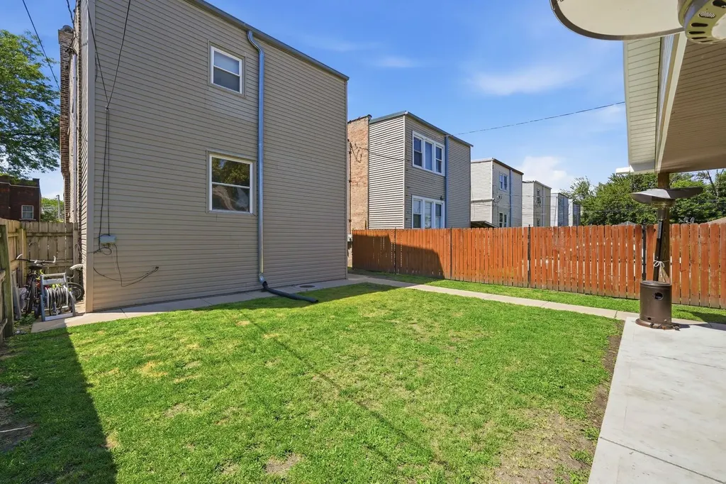 4840 West Wabansia Avenue Chicago IL 60639