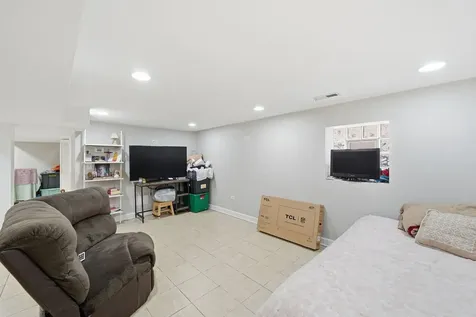 4840 West Wabansia Avenue Chicago IL 60639