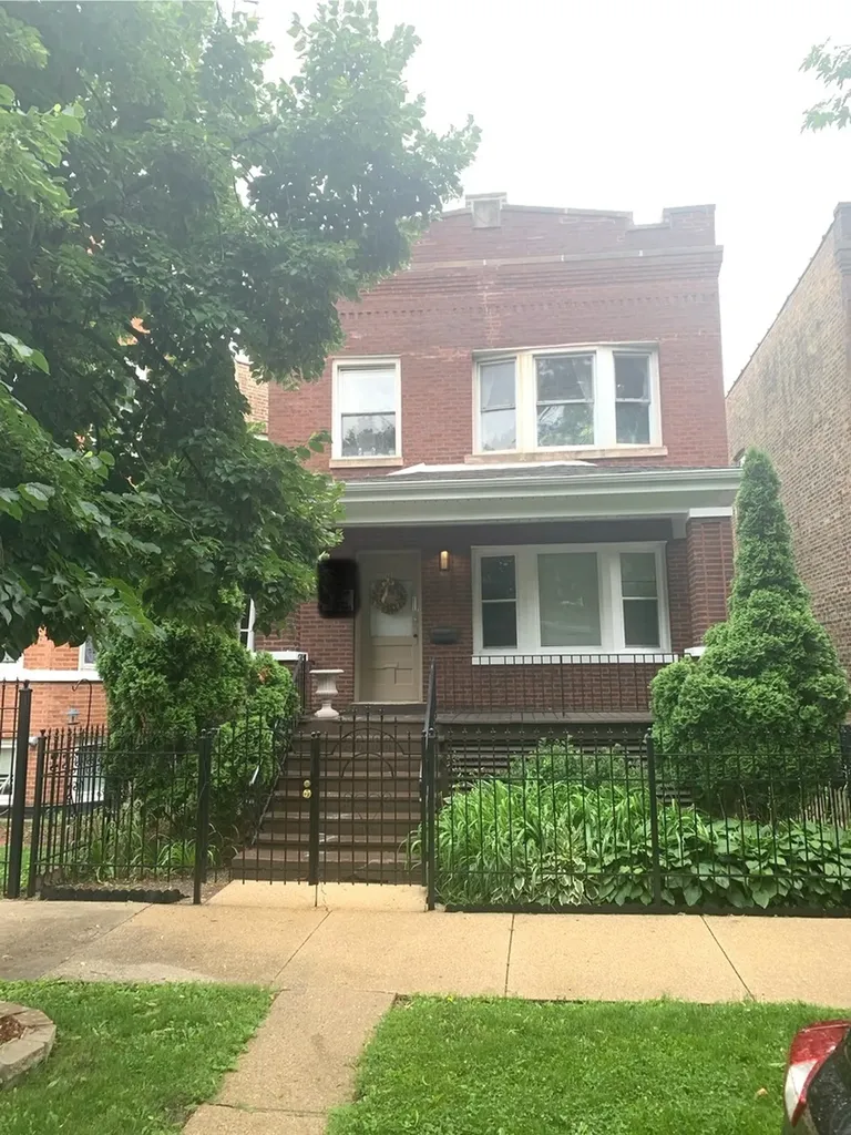 3013 North Hamlin Avenue Chicago IL 60618