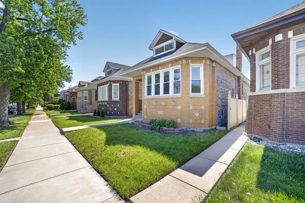 9112 South Aberdeen Street Chicago IL 60620