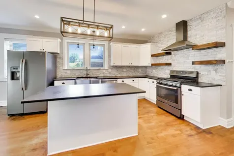 3747 Wisconsin Avenue Berwyn IL 60402