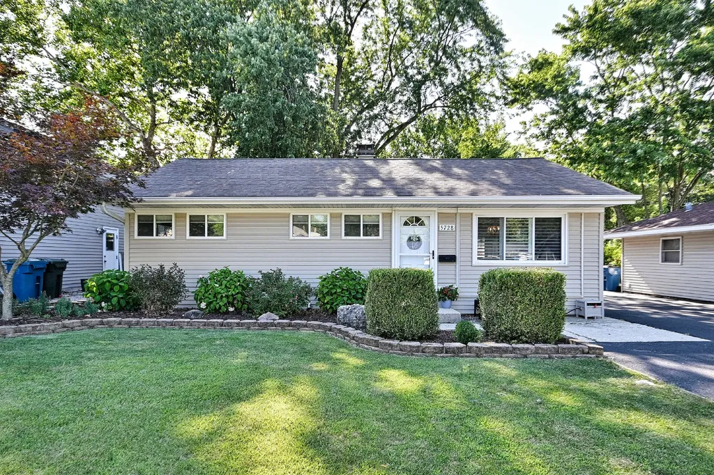 5728 Plymouth Avenue Downers Grove IL 60516
