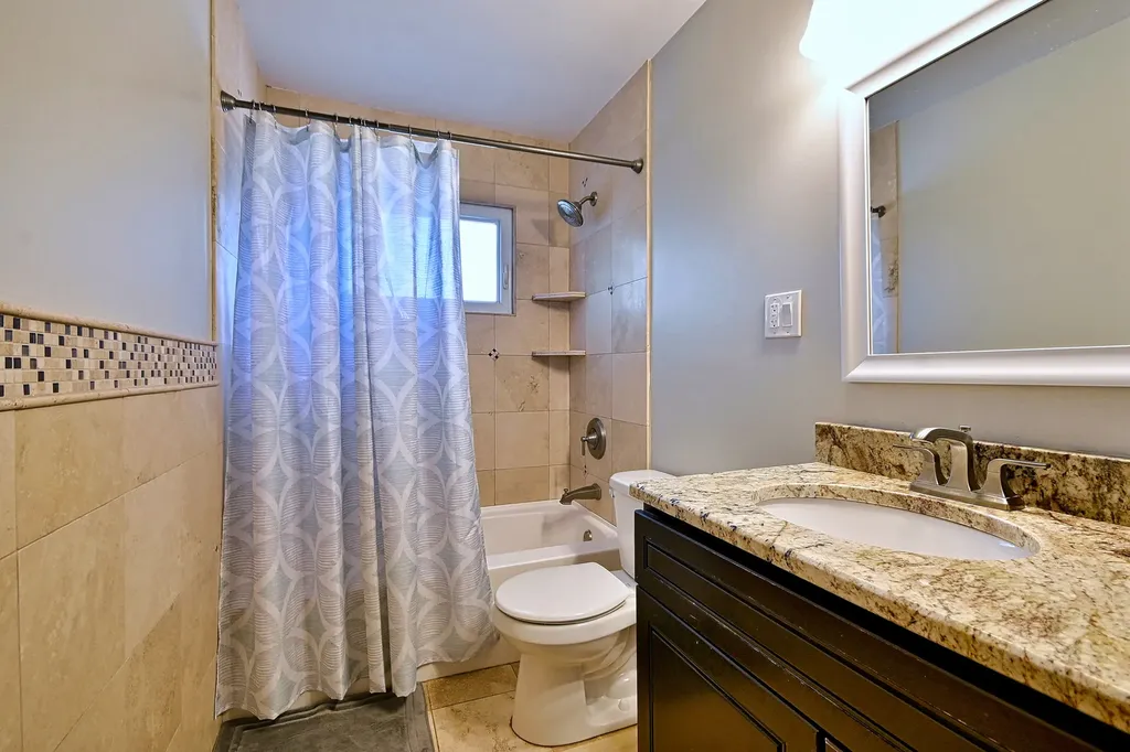5728 Plymouth Avenue Downers Grove IL 60516