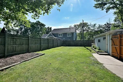 5728 Plymouth Avenue Downers Grove IL 60516