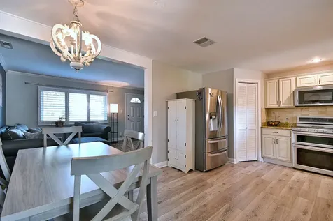 5728 Plymouth Avenue Downers Grove IL 60516