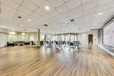 701 Forum Square Glenview IL 60025