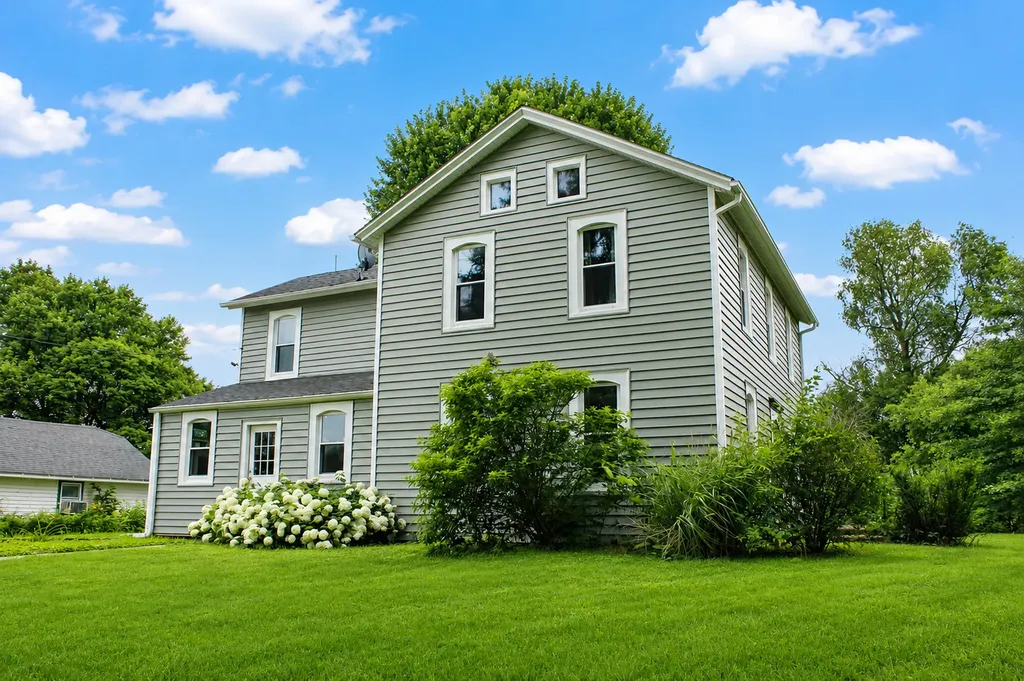 4149 School Road Chadwick IL 61014