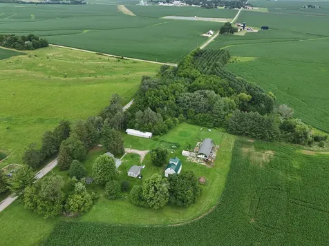4149 School Road Chadwick IL 61014