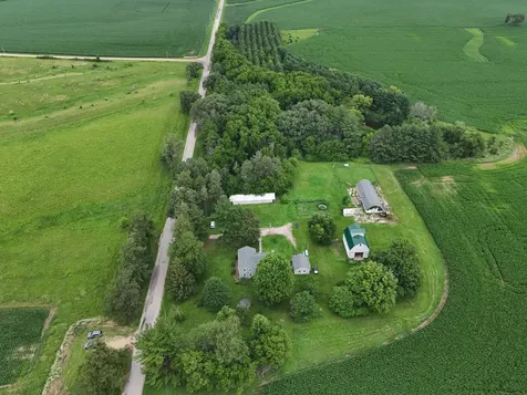 4149 School Road Chadwick IL 61014