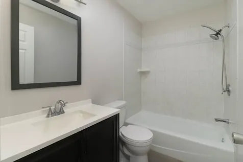 1407 Ridgeport Avenue Bloomington IL 61704