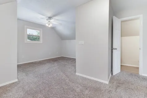 1407 Ridgeport Avenue Bloomington IL 61704