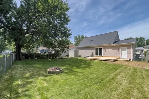 1407 Ridgeport Avenue Bloomington IL 61704