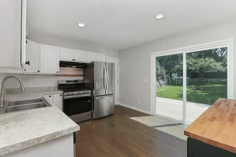 1407 Ridgeport Avenue Bloomington IL 61704