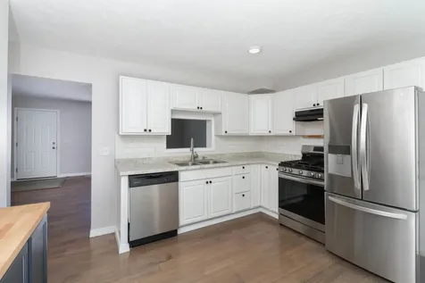 1407 Ridgeport Avenue Bloomington IL 61704