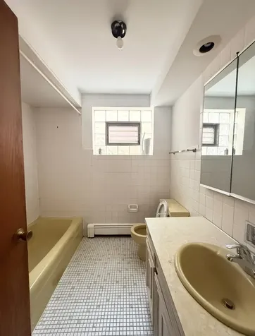 8658 West Summerdale Avenue Chicago IL 60656