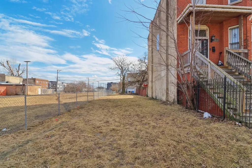 3913 South Prairie Avenue Chicago IL 60653