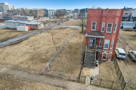 3913 South Prairie Avenue Chicago IL 60653