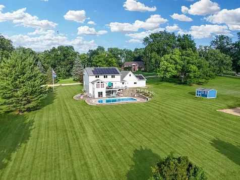 1954 Delmar Drive Freeport IL 61032