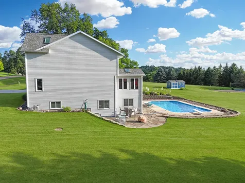 1954 Delmar Drive Freeport IL 61032