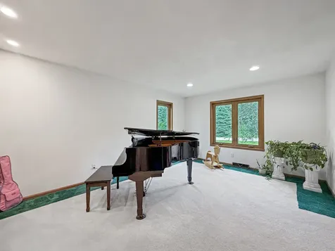 1954 Delmar Drive Freeport IL 61032