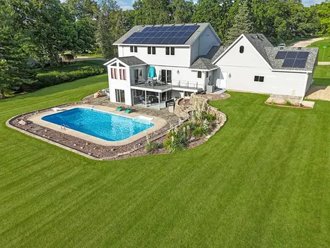1954 Delmar Drive Freeport IL 61032